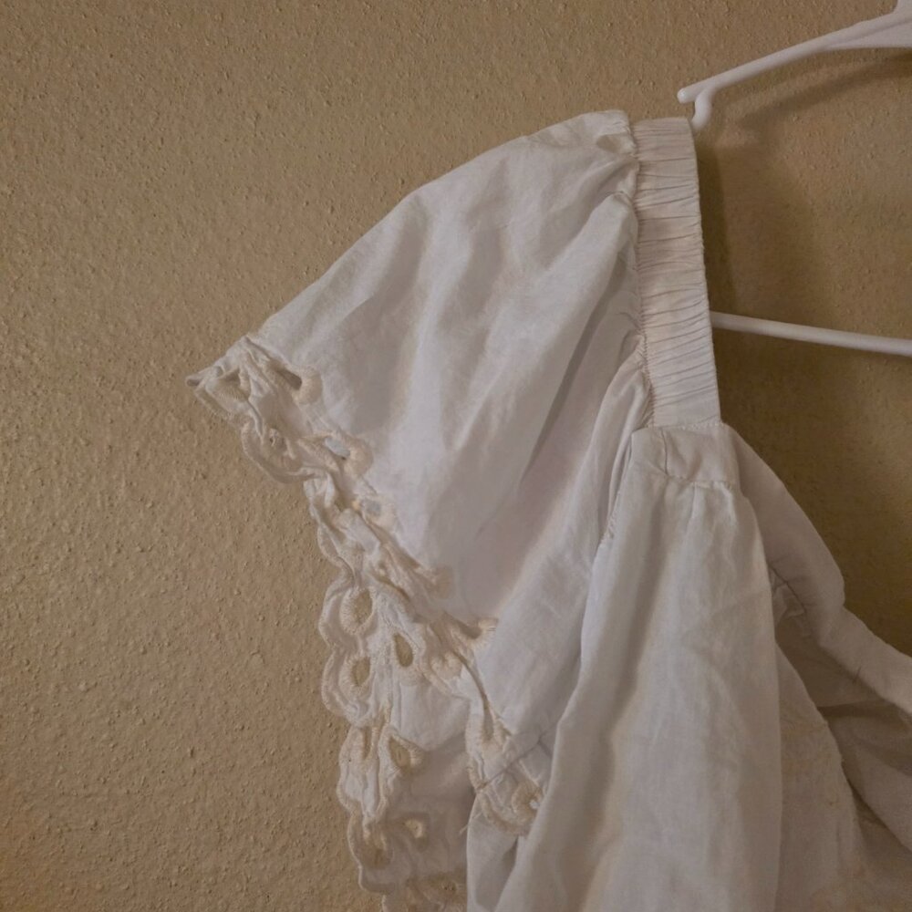 American Eagle Size Large White Eyelet Top - Picture 3 of 8